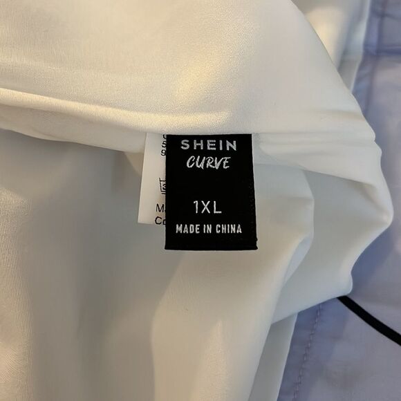 SHEIN Curve drama face print skirt back zipper half lined flared bottom Size 1X - Picture 7 of 11